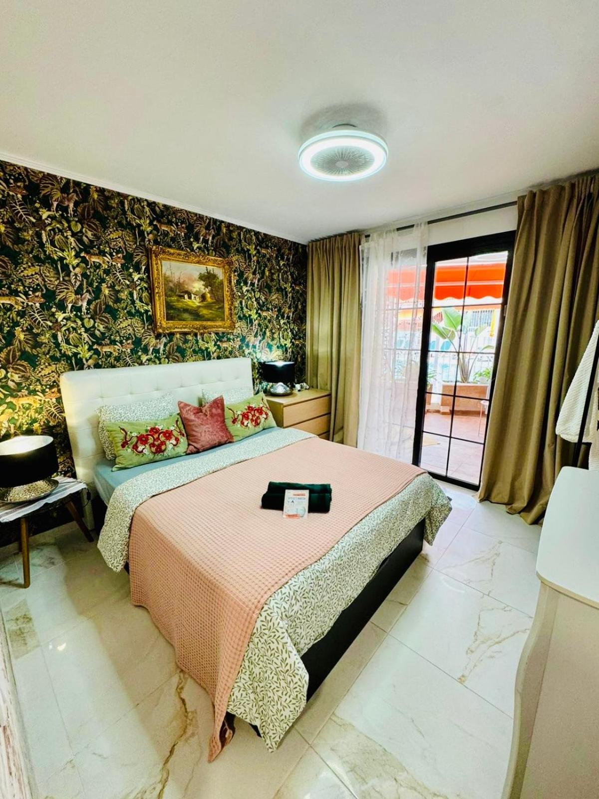 Apartment With Terrace And Pool, Los Cristianos Los Cristianos  Exterior foto